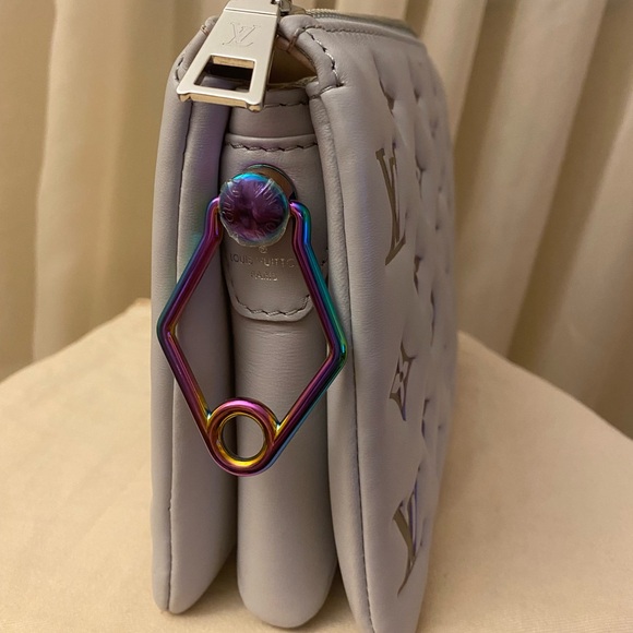 Louis Vuitton Gray Coussin Leather Bag with Iridescent Chain - Picture 5 of 9